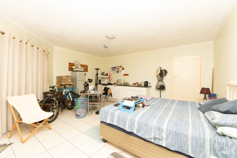 7 Bedroom Property for Sale in Middedorp Western Cape